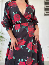 Cargar imagen en el visor de la galería, Retro Roses Dress Large.