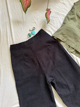 Cargar imagen en el visor de la galería, Casual Black Pants XS