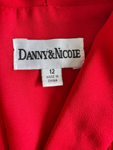 Cargar imagen en el visor de la galería, Scarlet Red Vintage Blouse Large
