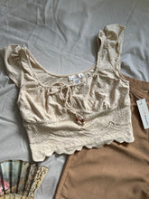 Cargar imagen en el visor de la galería, Vainilla Boho Crop Top Small
