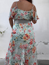 Cargar imagen en el visor de la galería, Guess Floral Maxi Dress Large
