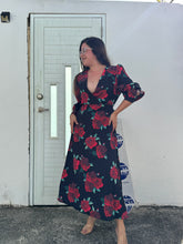 Cargar imagen en el visor de la galería, Retro Roses Dress Large.
