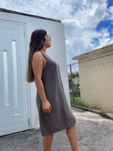 Cargar imagen en el visor de la galería, Gray Silk Dress
